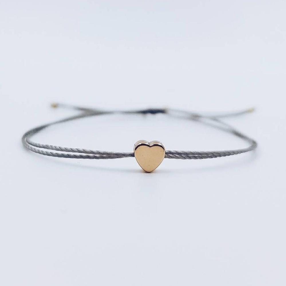 Tiny gold heart minimalist bracelet